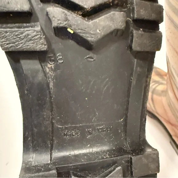 Burberry Women’s Rain Boots Size 38 (Fits 7) Black Classic Check Rubber - Picture 5 of 5